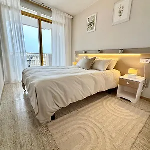 apt-apartamento-completo-junto-a-la-playa.top-hotels-tarragona.com/